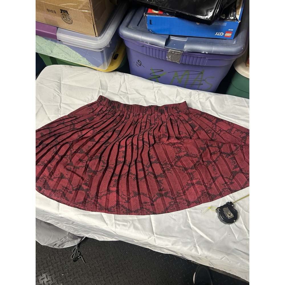Banana Republic Red Snake Print Pleated Mini Skirt Women's Size M Lined